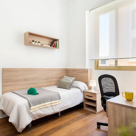 Micampus Armendariz Student Residence Seville Exterior photo